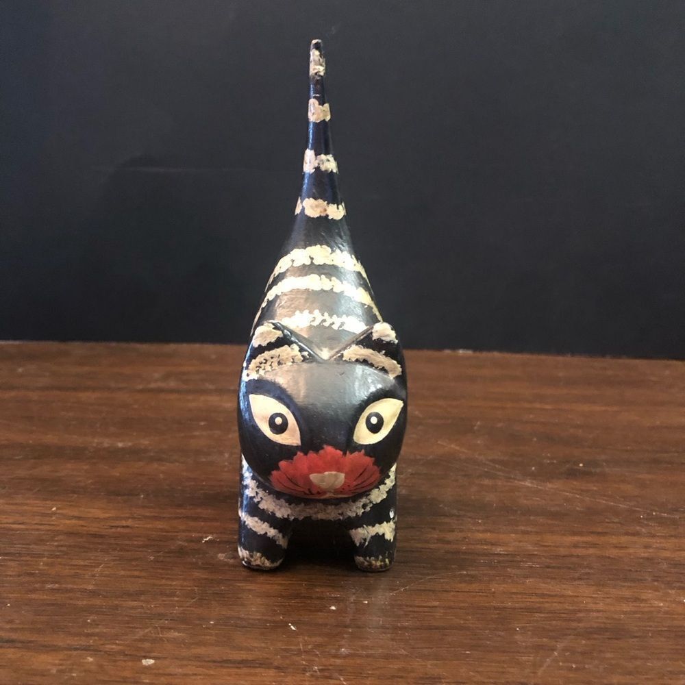 Vintage Folk Art Wooden Scaredy Cat Tail Ring Holder Striped Hand Painted
